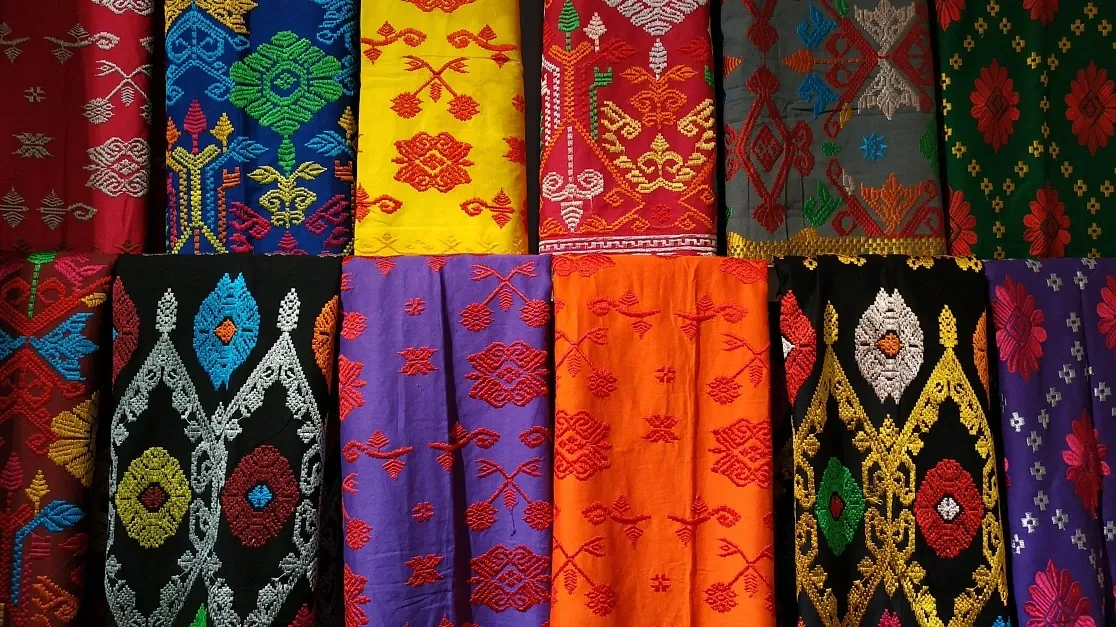 Toko Cinta Busana: Menghias Hari dengan Kain Tradisional Cilacap